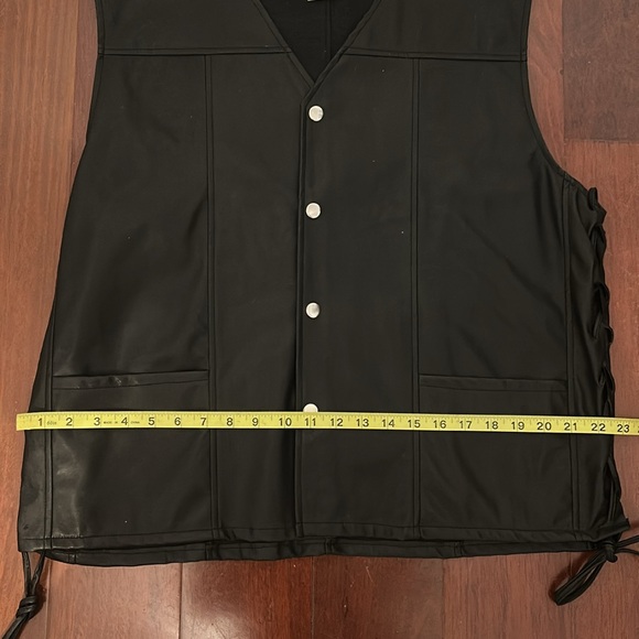 Angel Wings The Walking Dead Daryl Dixon Black Leather Vest. - Picture 9 of 10